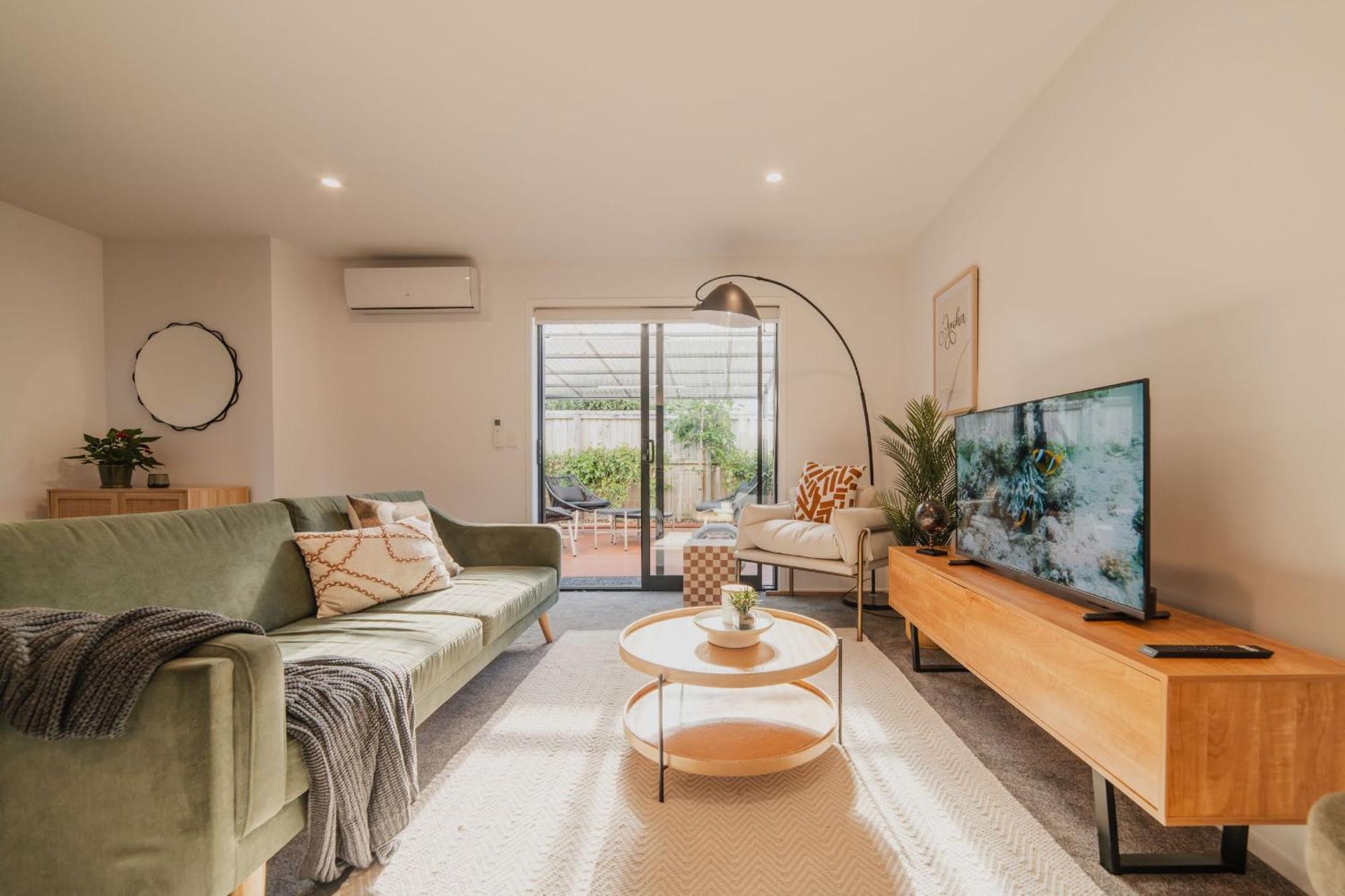 Designer 2br Flat - Outdoor Sitting & Cozy Ambiance * Christchurch