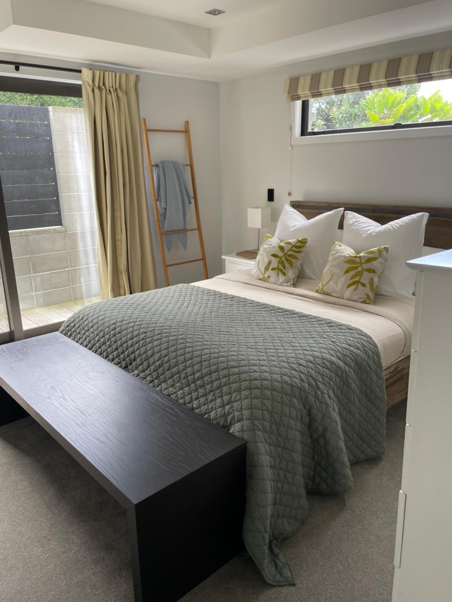 Luxury 2 Bdrm Ground Level With Private Pool Located On Scarborough Hill Sumner * Christchurch