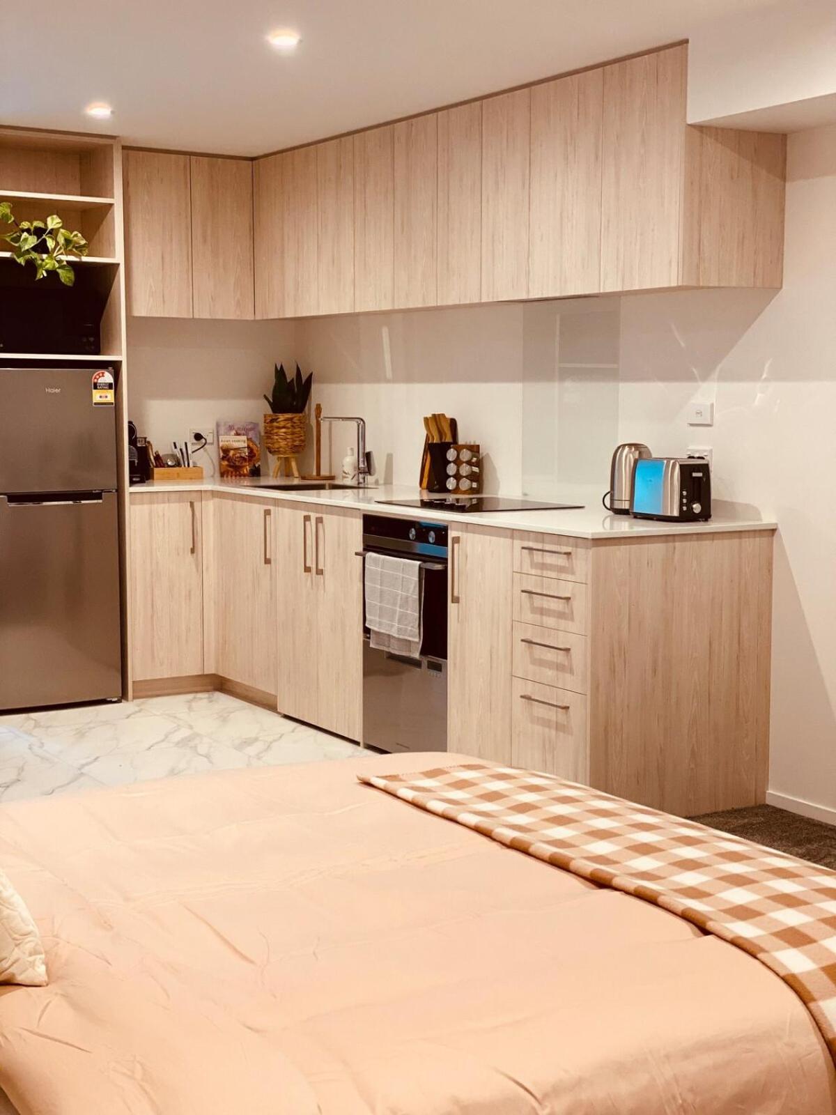 Apartment Urban Retreat In *