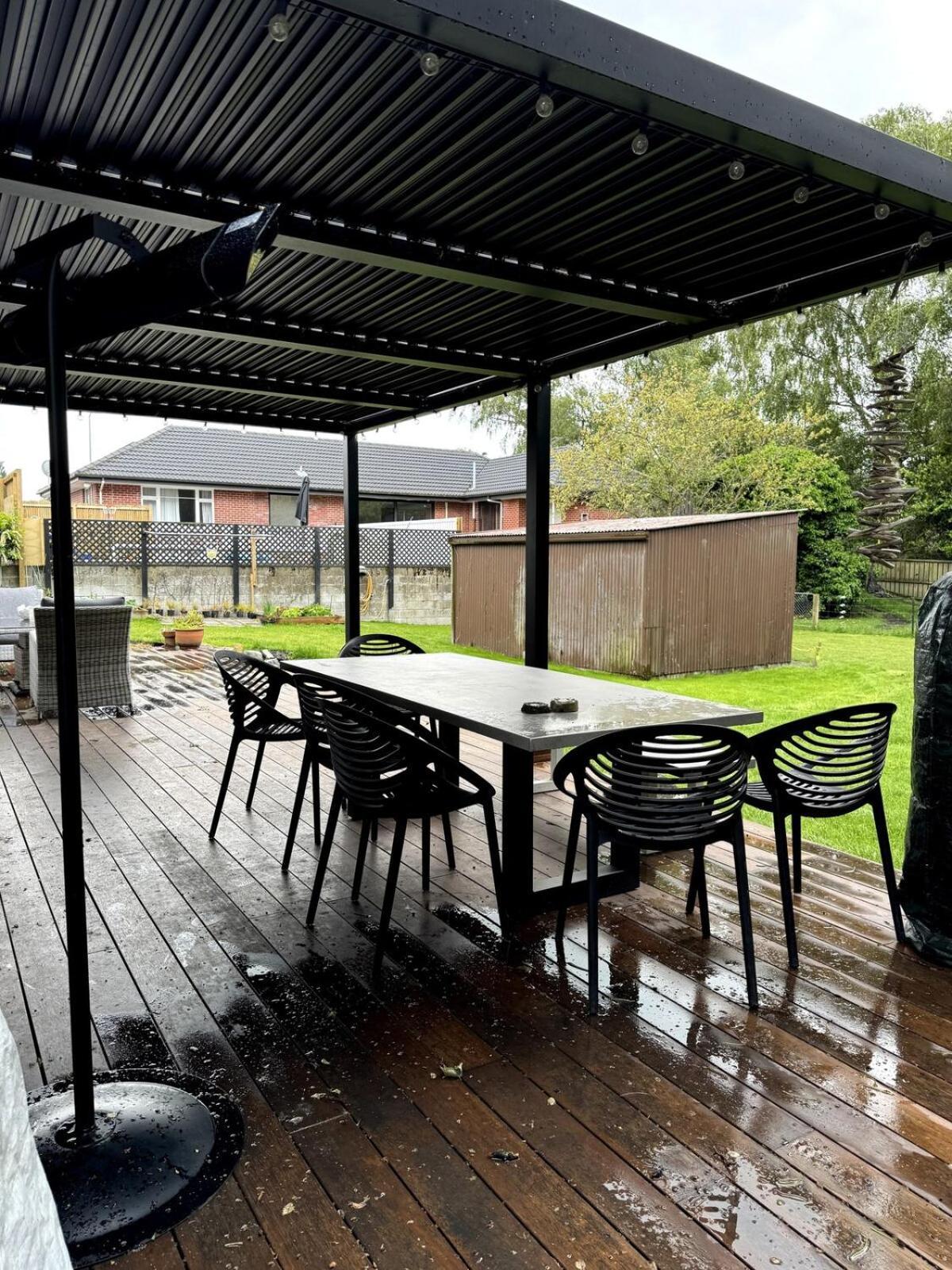 Whare Iti On Johns Holiday home *