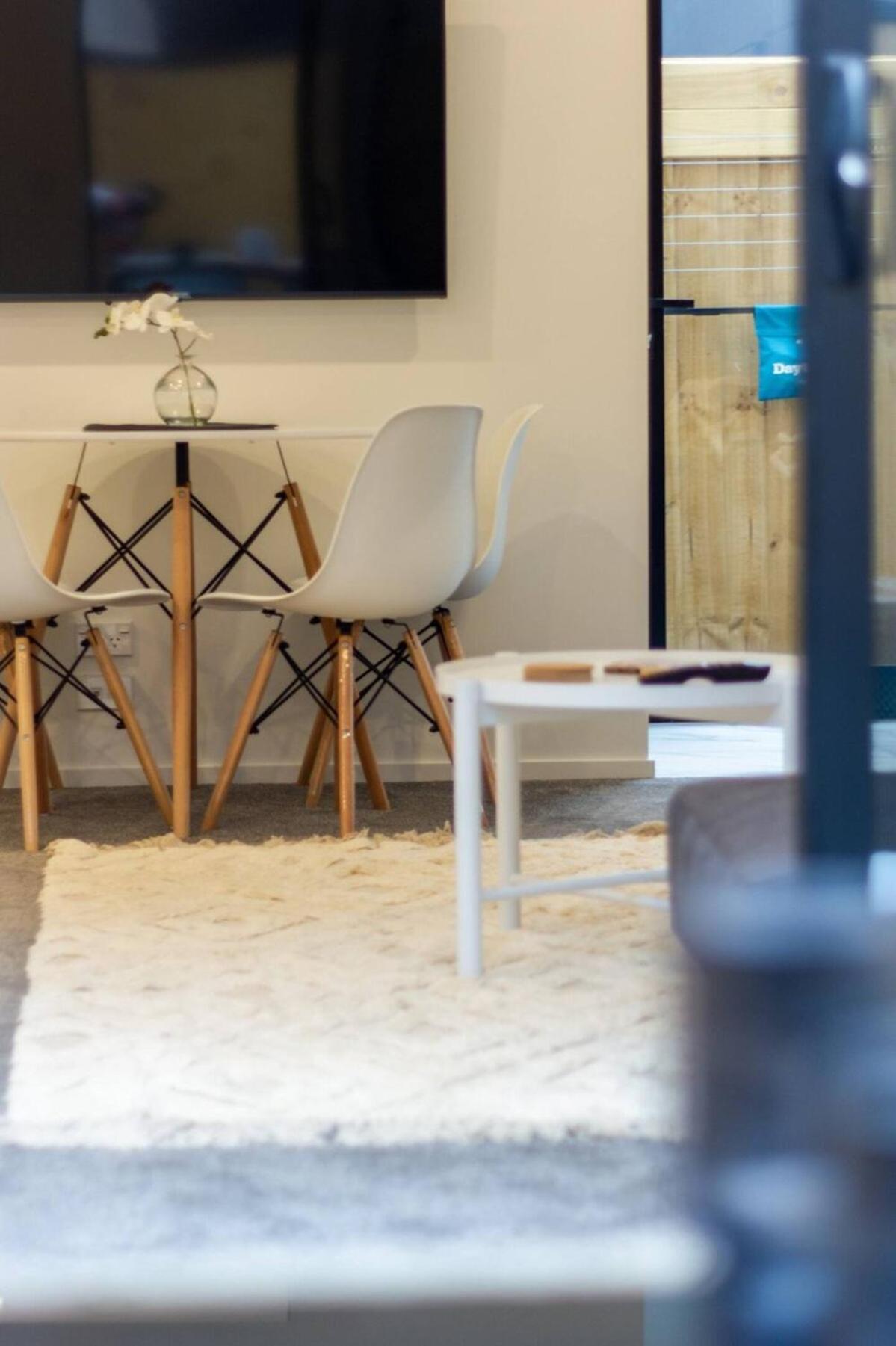 Chic By Little High Apartment