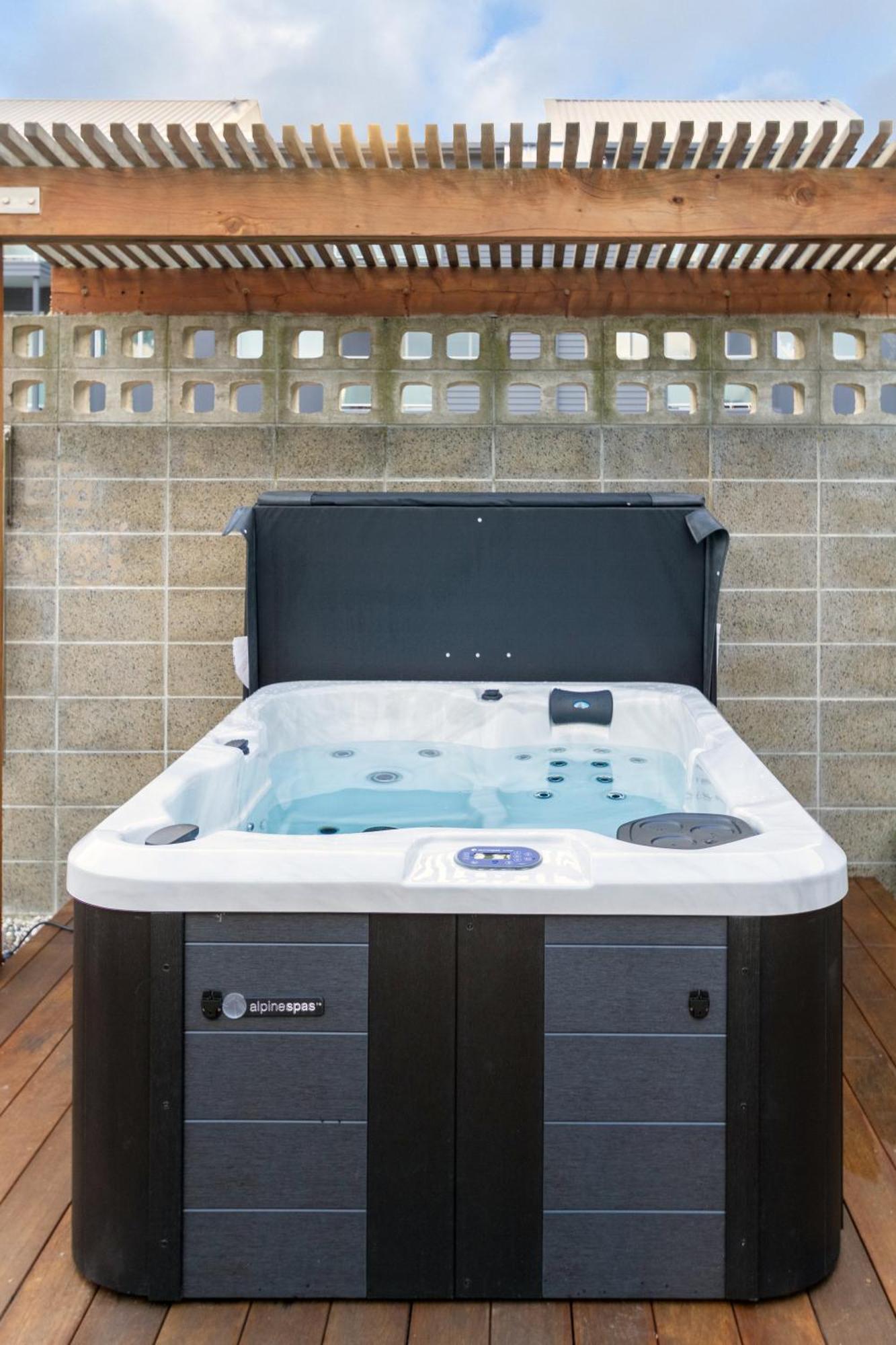 Luxury King With And Private Carpark Apartment