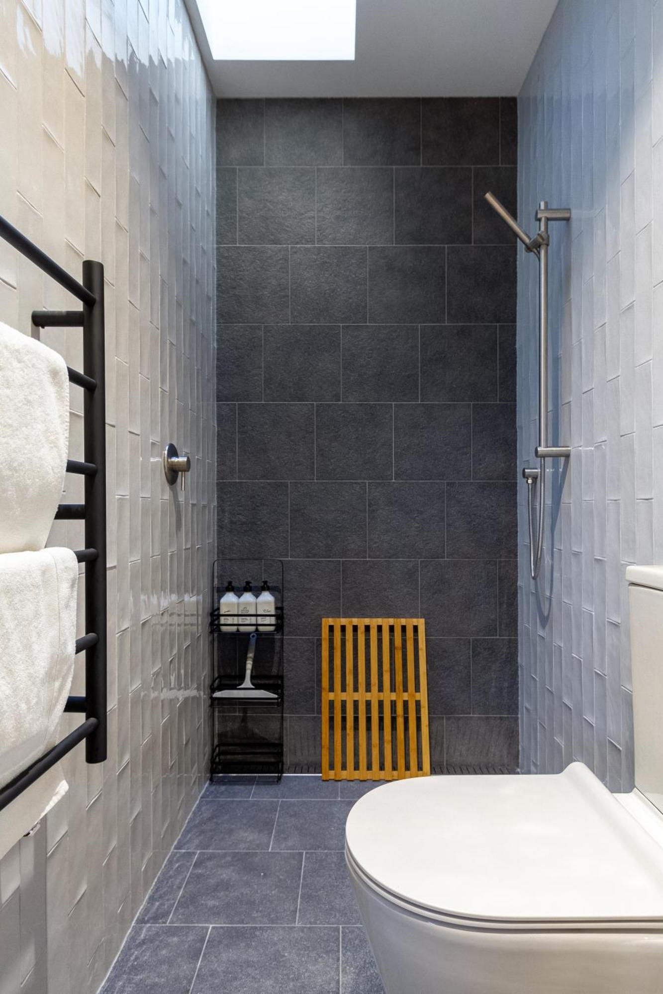 Luxury King With And Private Carpark * Christchurch