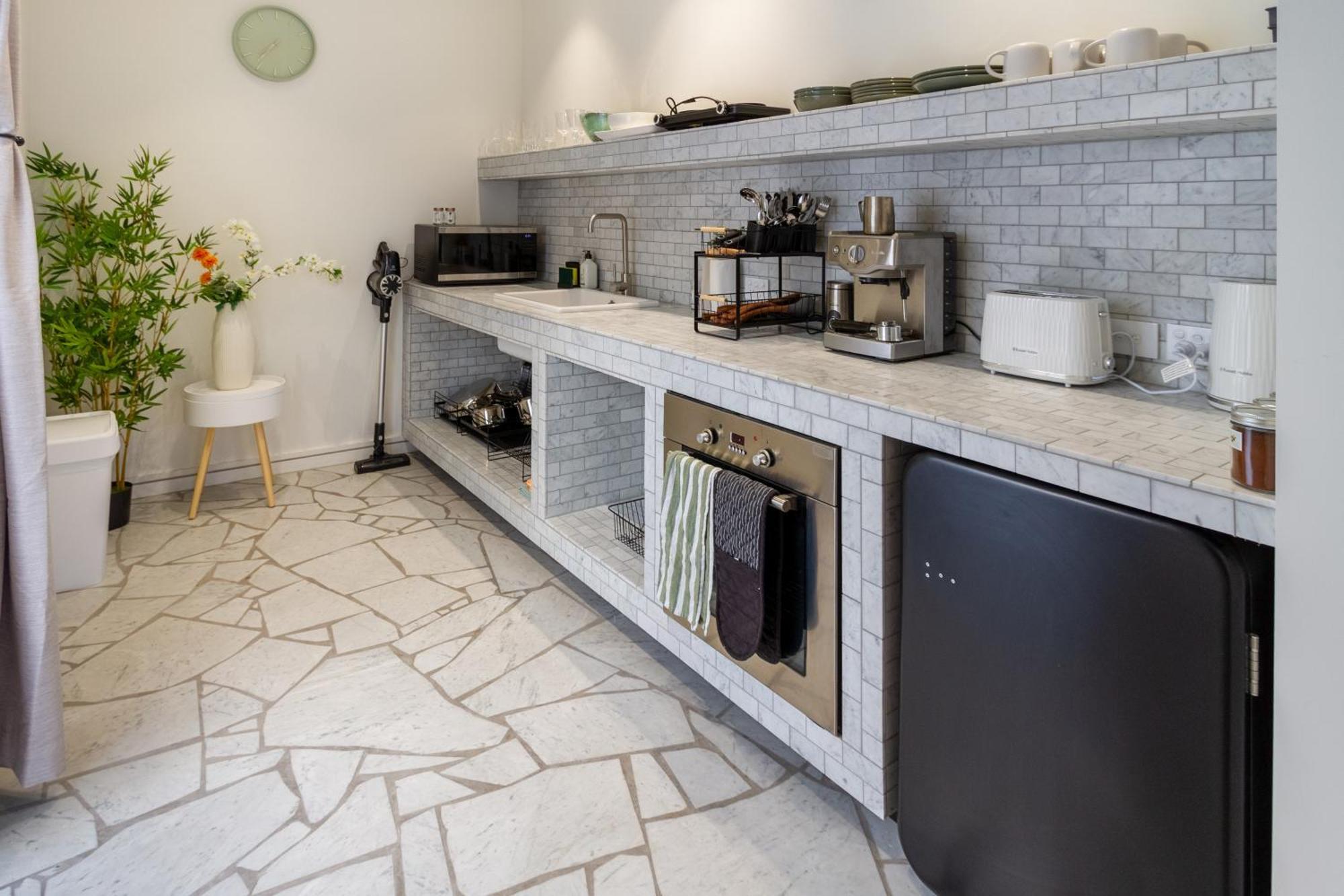 Luxury King With And Private Carpark Apartment *