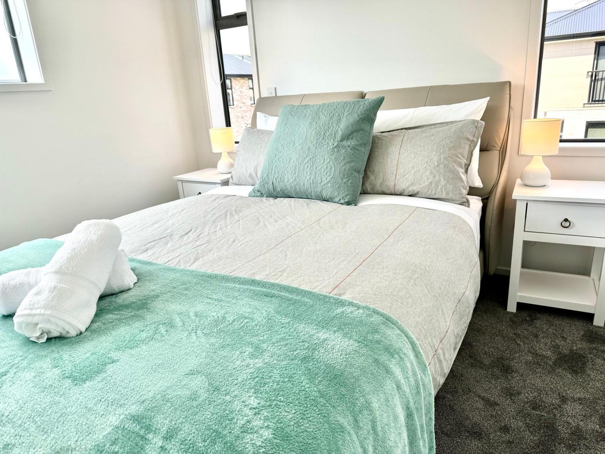 2brd 2bth Riccarton Townhouse Free Car Park Christchurch