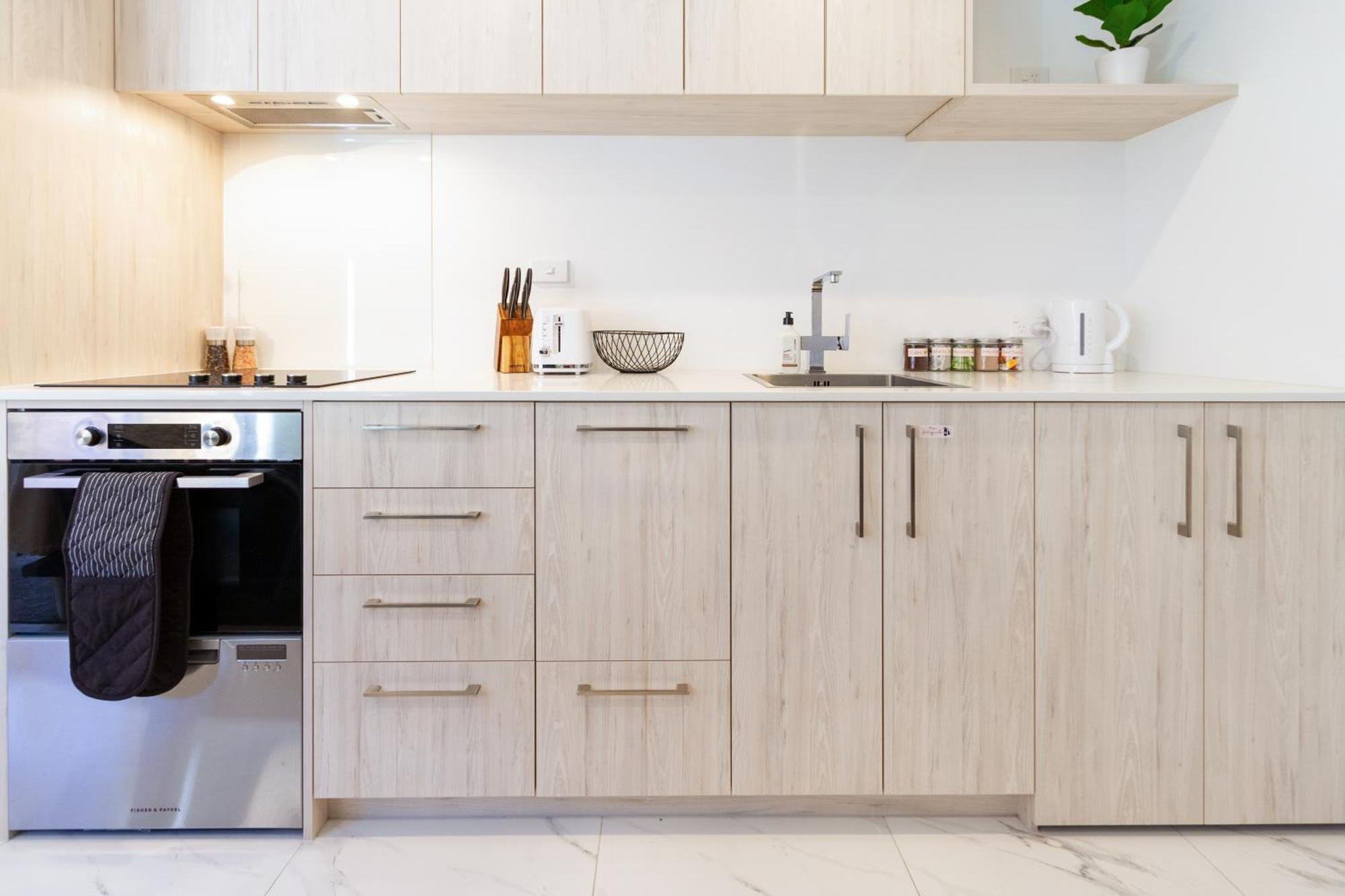 Escape On Cashel Street 2 Bed 2 Bath Apartment Christchurch