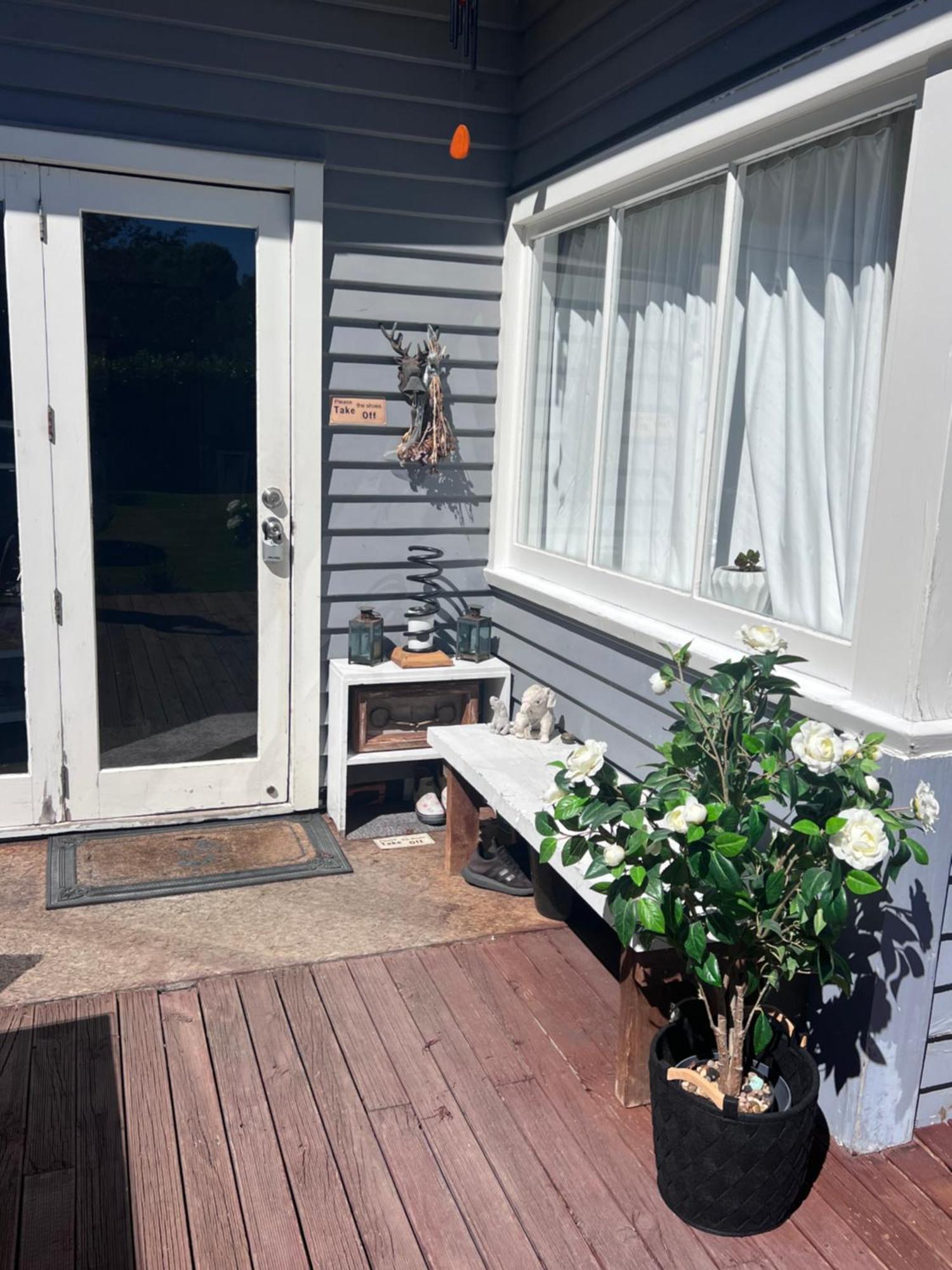 Gorgeous Villa, 7 Minutes From Airport Homestay