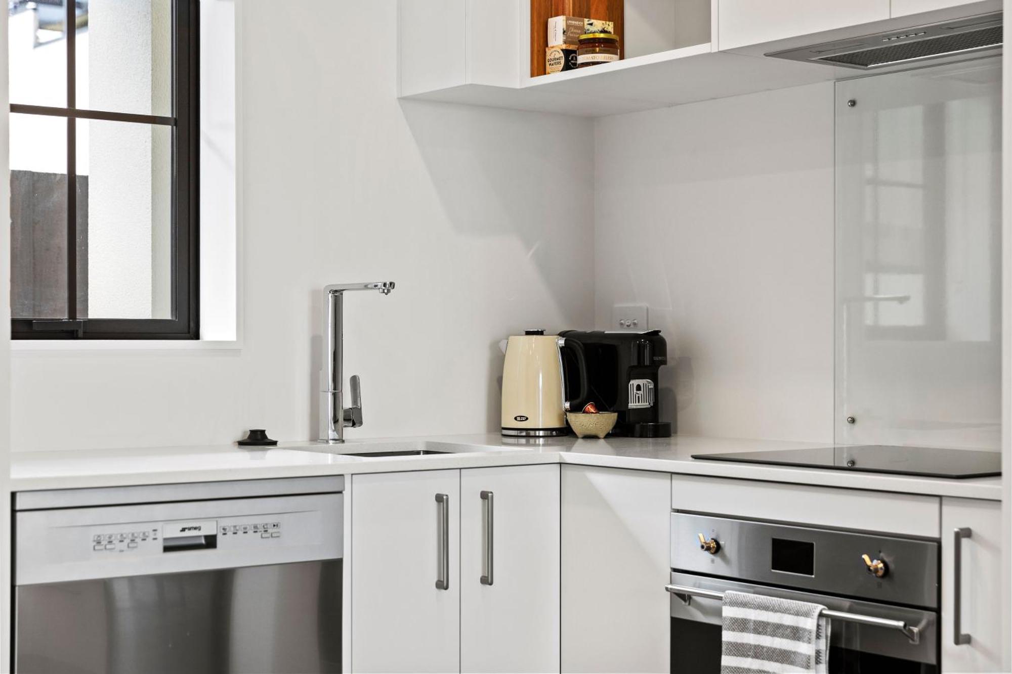 2 Bdr 2bth On Peterborough 1 Min Walk To Town Hall Christchurch