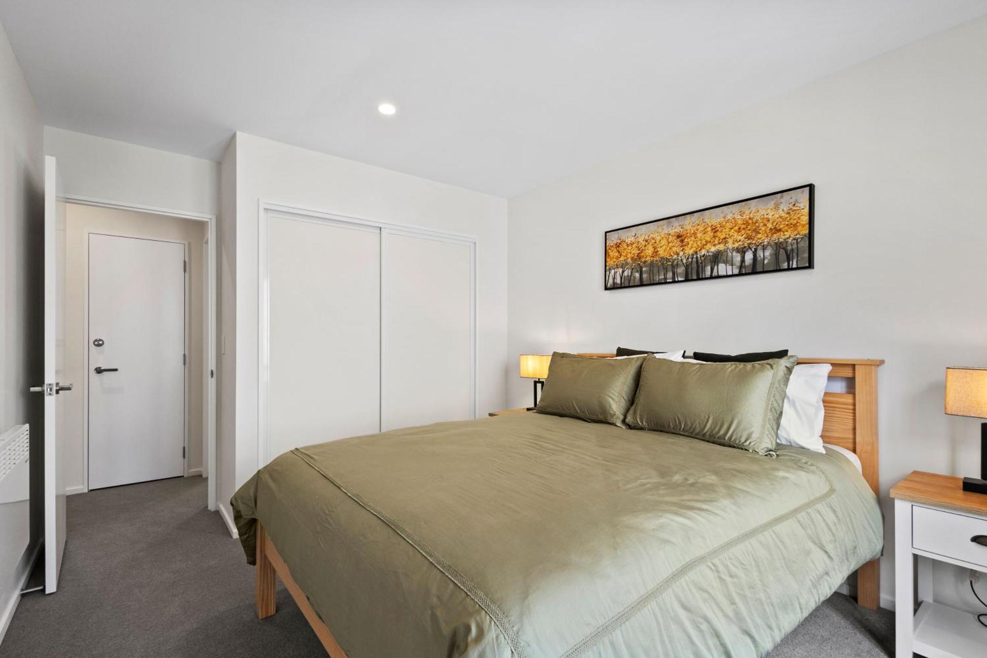 2 Bdr 2bth On Peterborough 1 Min Walk To Town Hall *