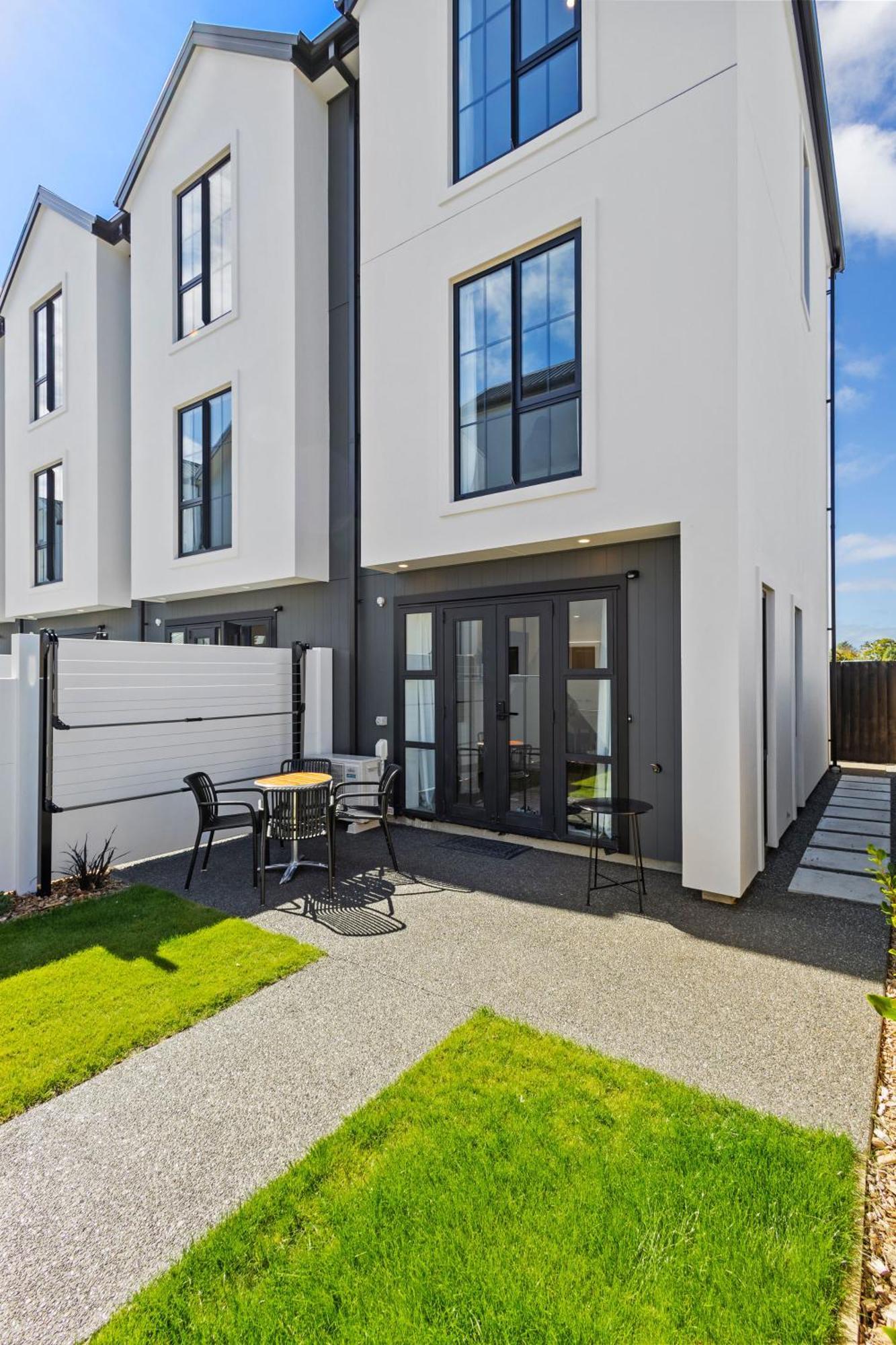 2 Bdr 2bth On Peterborough 1 Min Walk To Town Hall