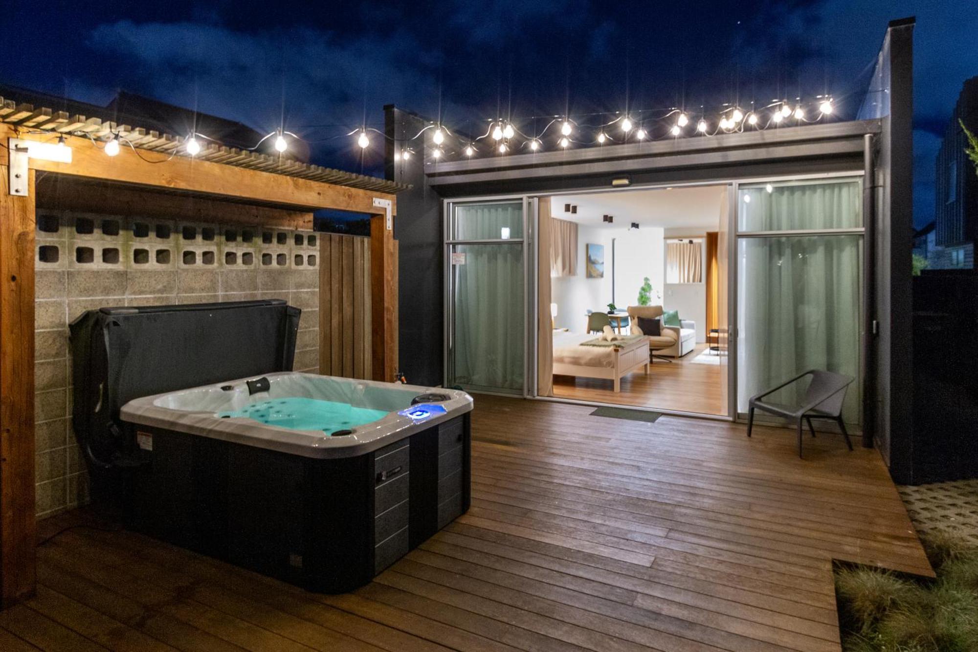 Luxury King With And Private Carpark Apartment