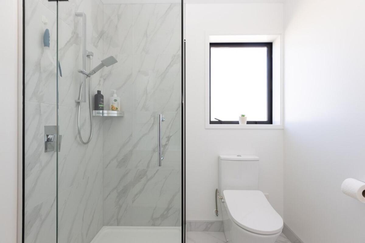 Brand New 2 Bed Ocean View! *