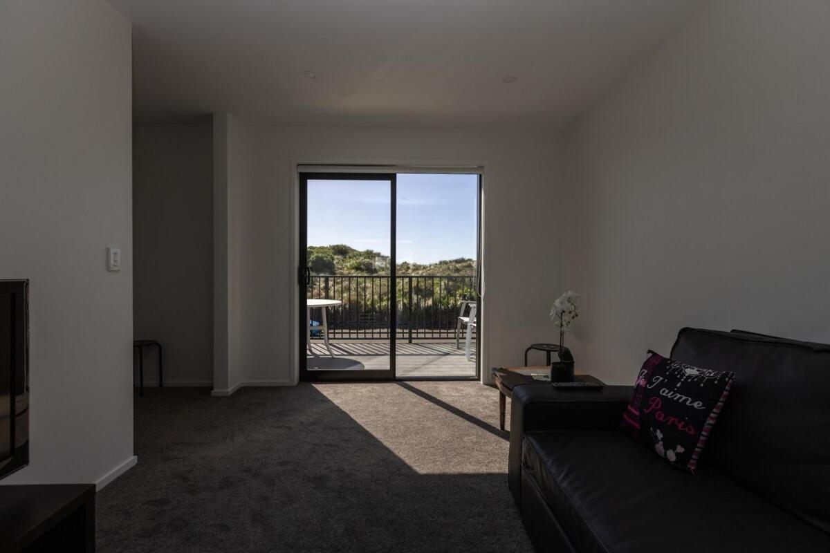 Holiday home Brand New 2 Bed Ocean View! *