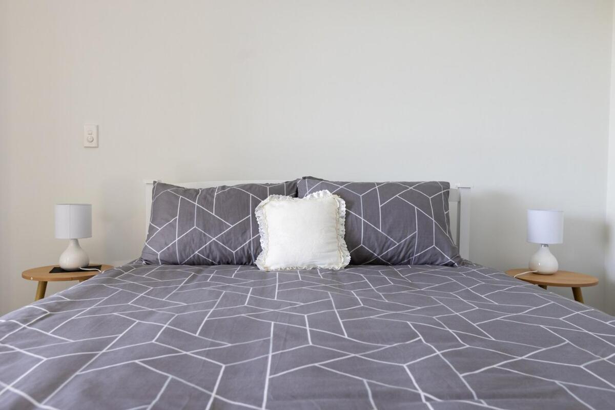 Brand New 2 Bed Ocean View!