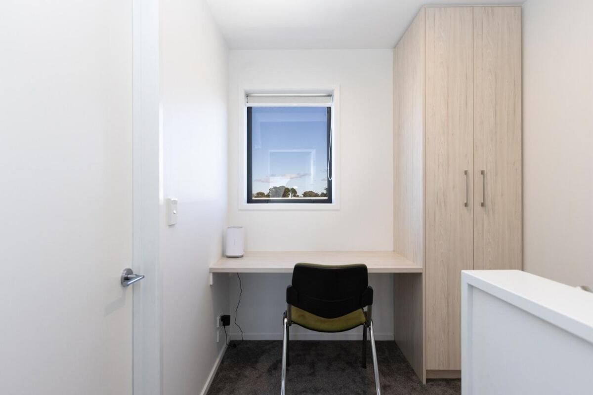 Brand New 2 Bed Ocean View! Holiday home *