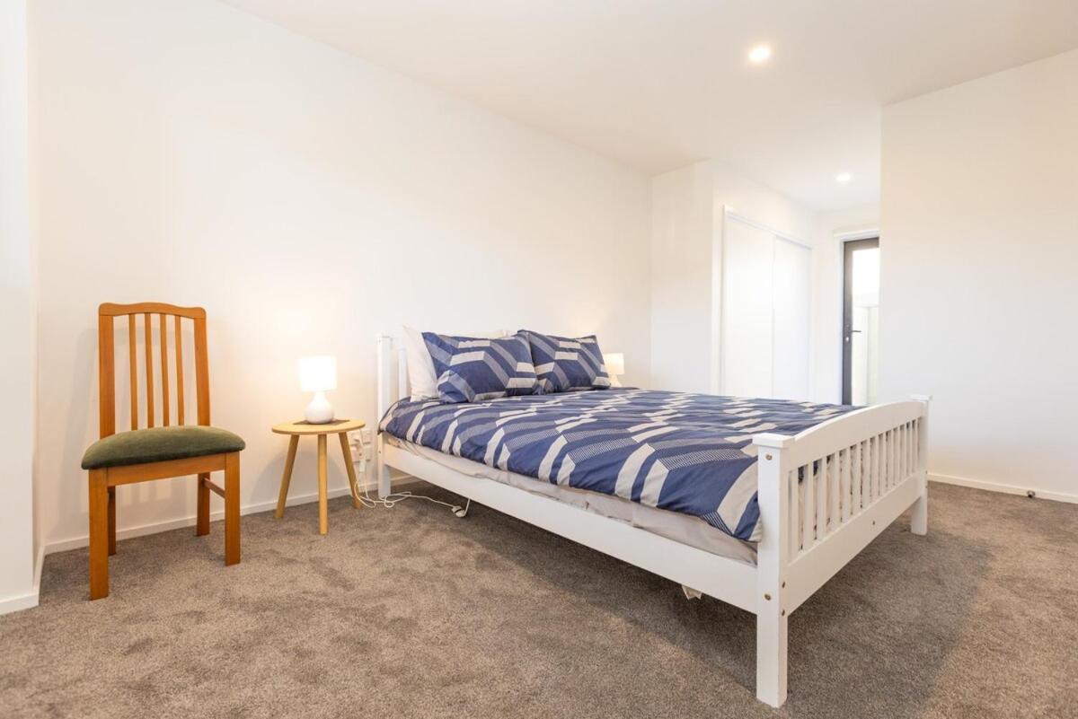 Holiday home Brand New 2 Bed Ocean View! Christchurch