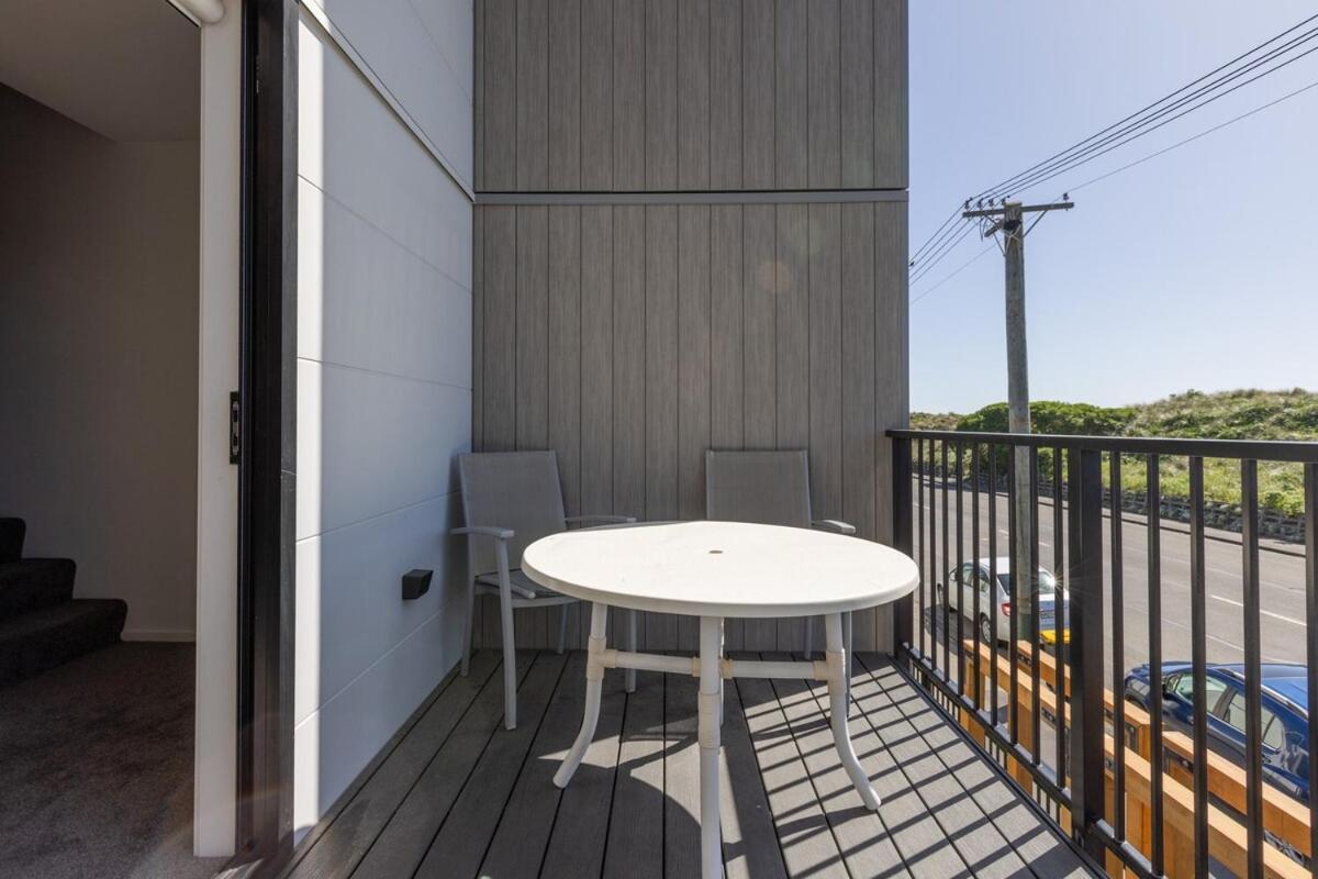 Brand New 2 Bed Ocean View!