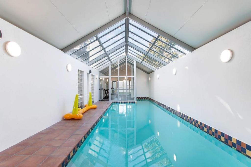 Handy Cbd Covered Free Parking Gym 2 Bdrm Apartment *