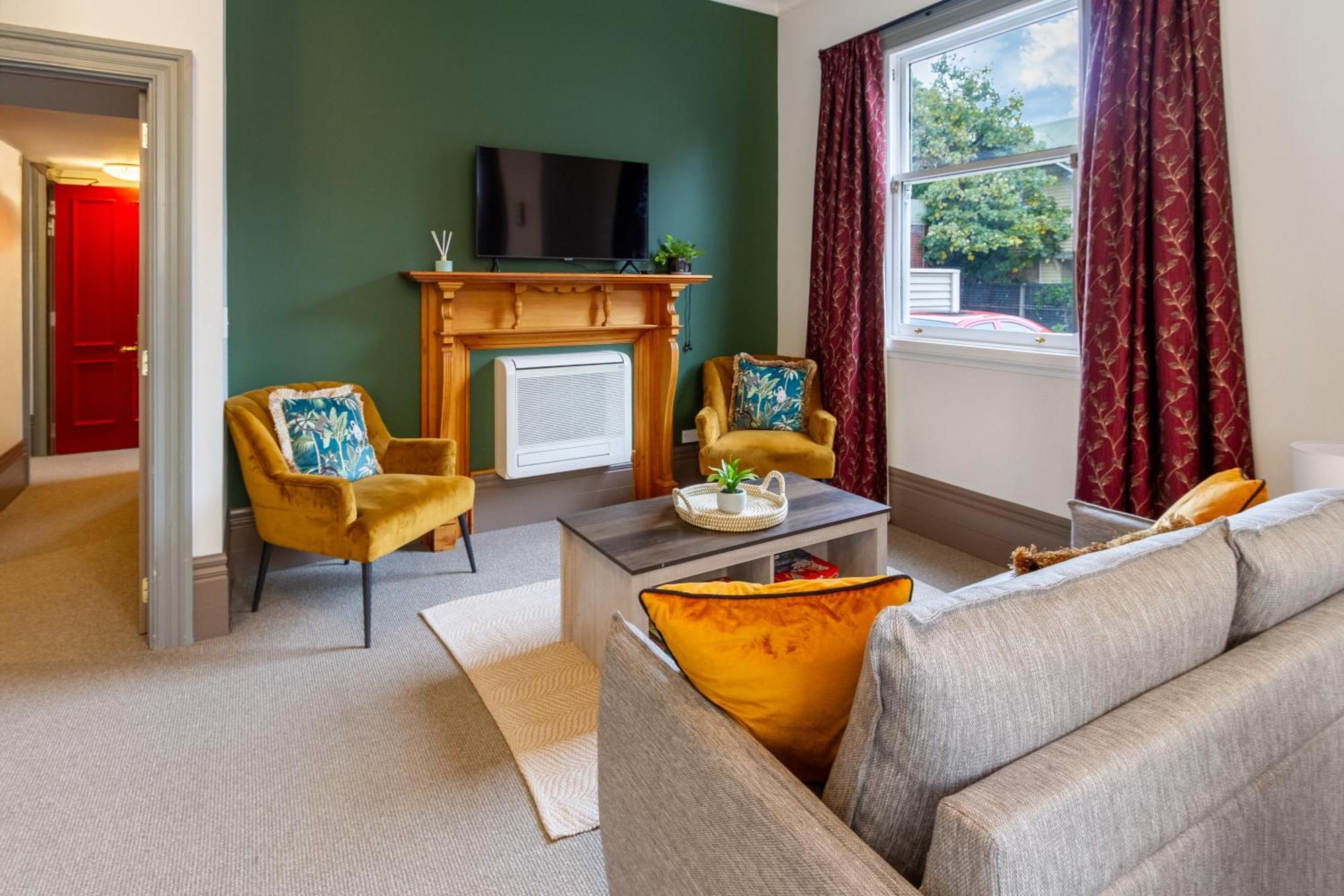 2 Bedroom 2 Bath Modern Heritage Near Art Gallery Apartment
