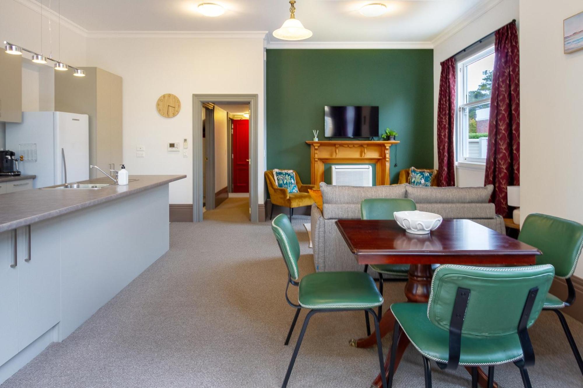 2 Bedroom 2 Bath Modern Heritage Near Art Gallery Christchurch