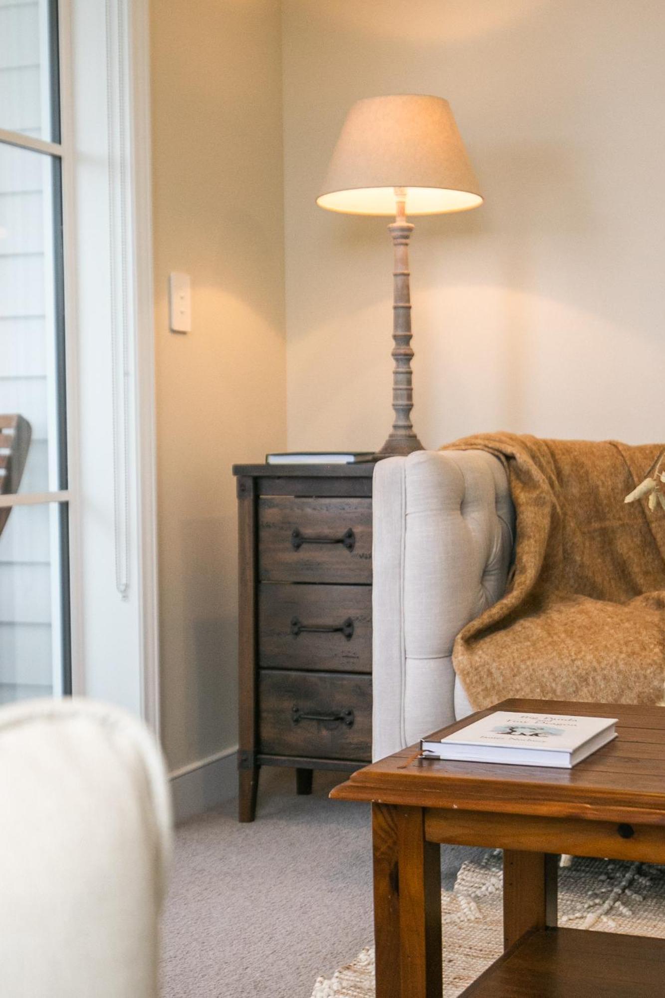 3 Bed Family Retreat Classic Charm With Park Views Christchurch