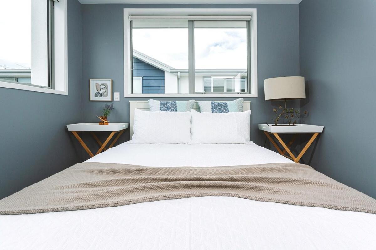 Stylish Townhouse Near Attractions Christchurch