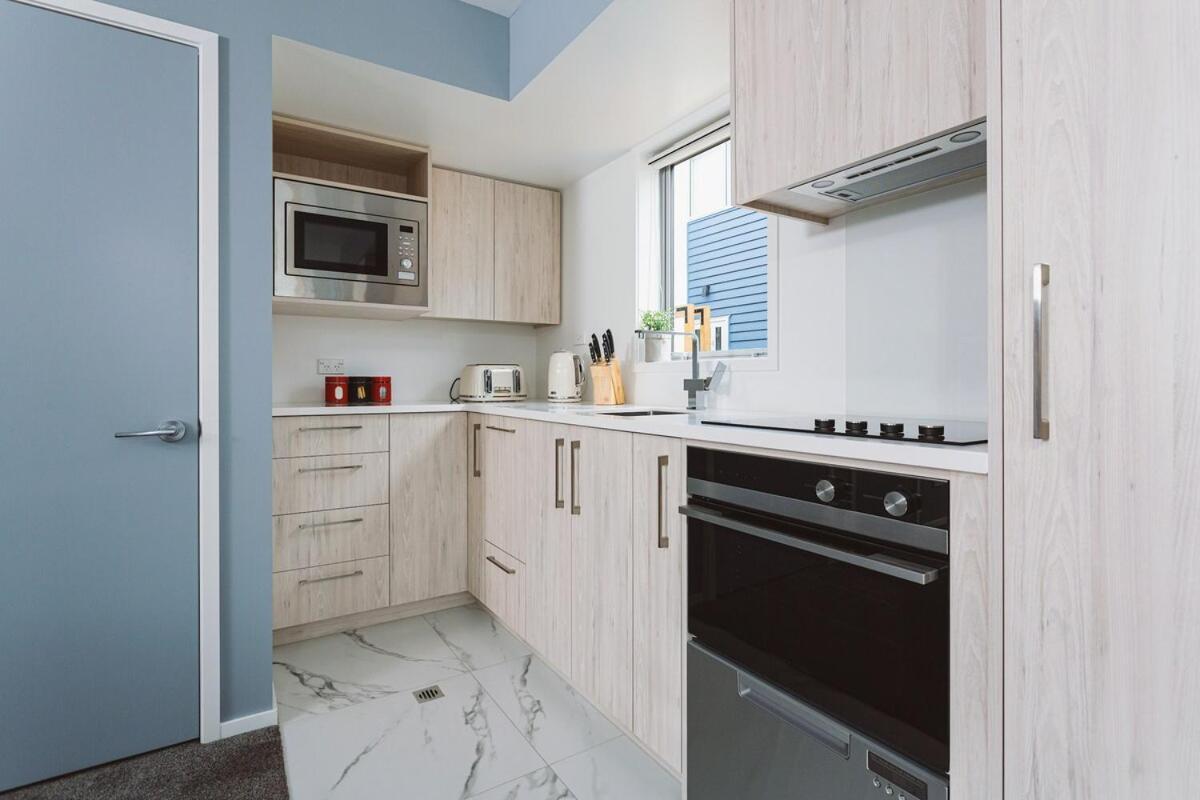 Stylish Townhouse Near Attractions Apartment