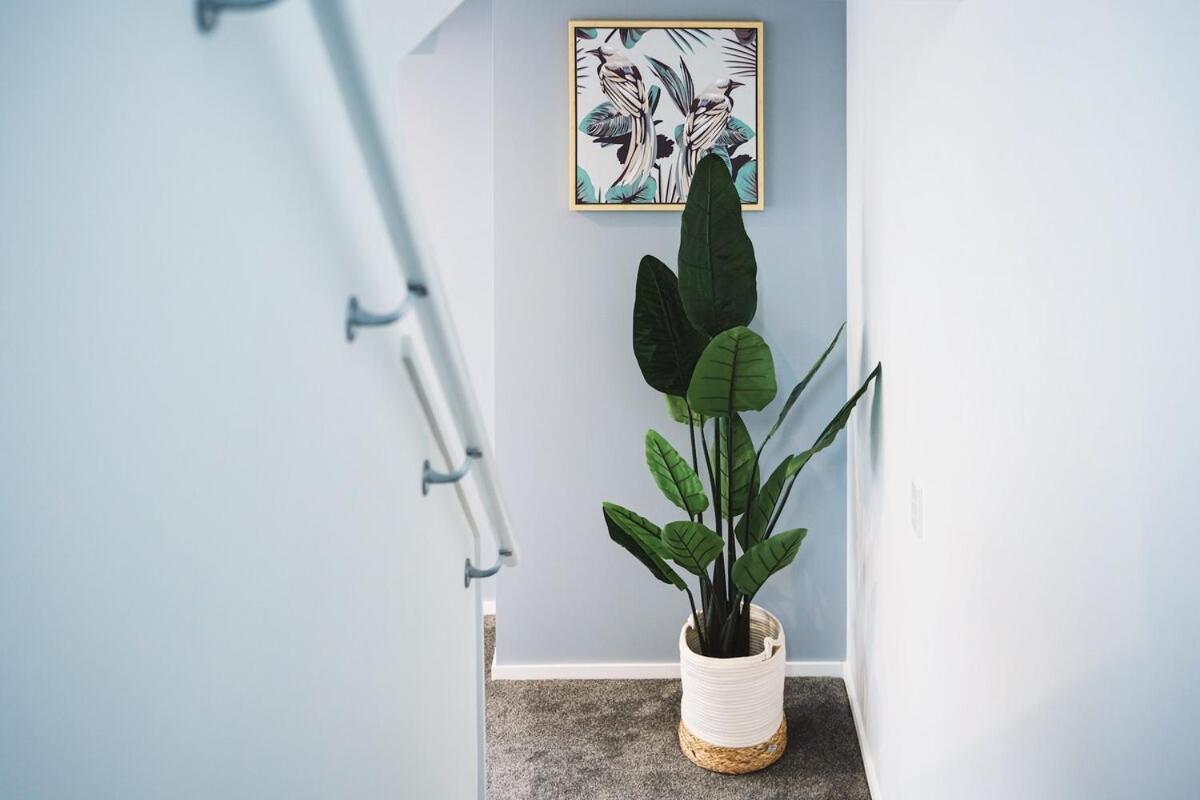 Stylish Townhouse Near Attractions * Christchurch