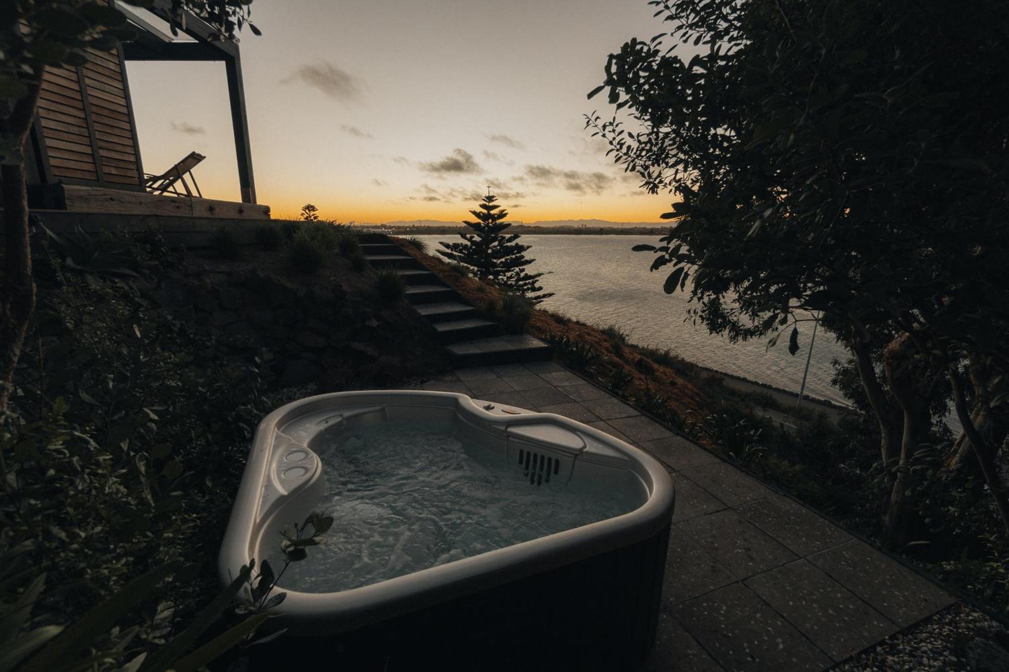 Holiday home Black Hut Eco Retreat *