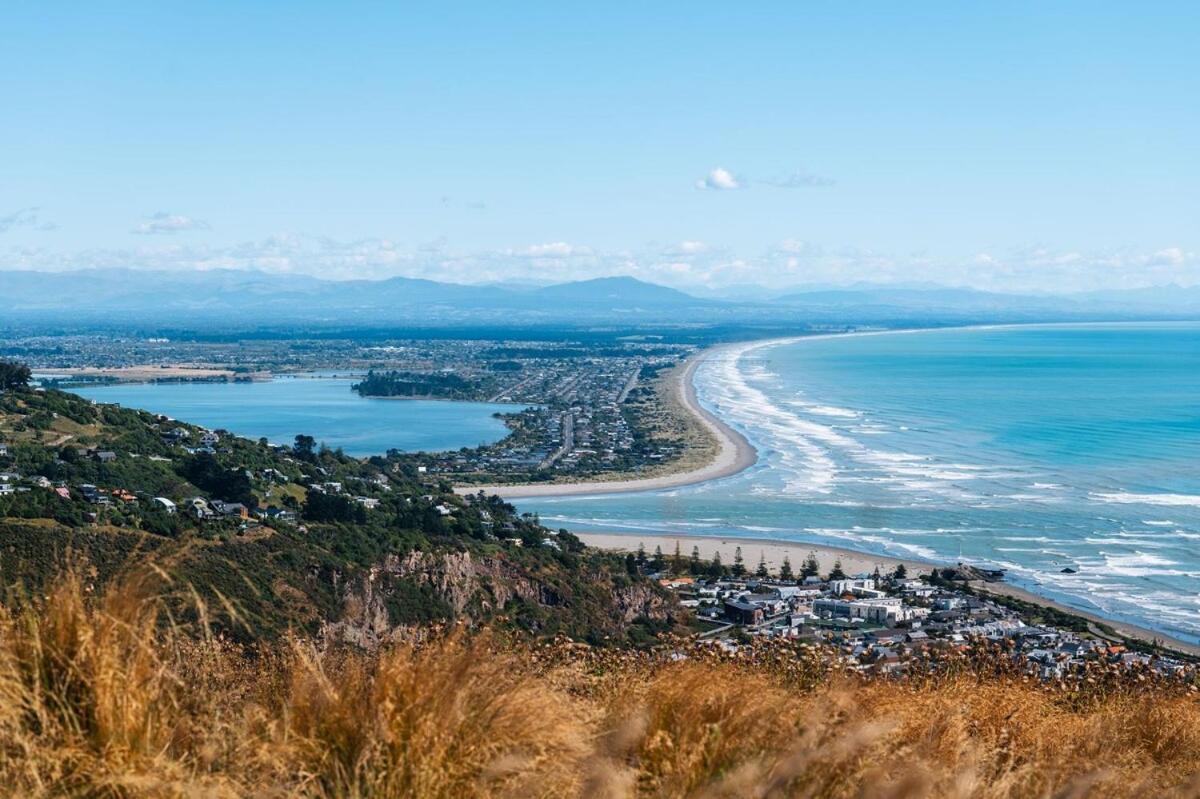Two Units - 4 Bedrooms - 4 Bathrooms Apartment Christchurch