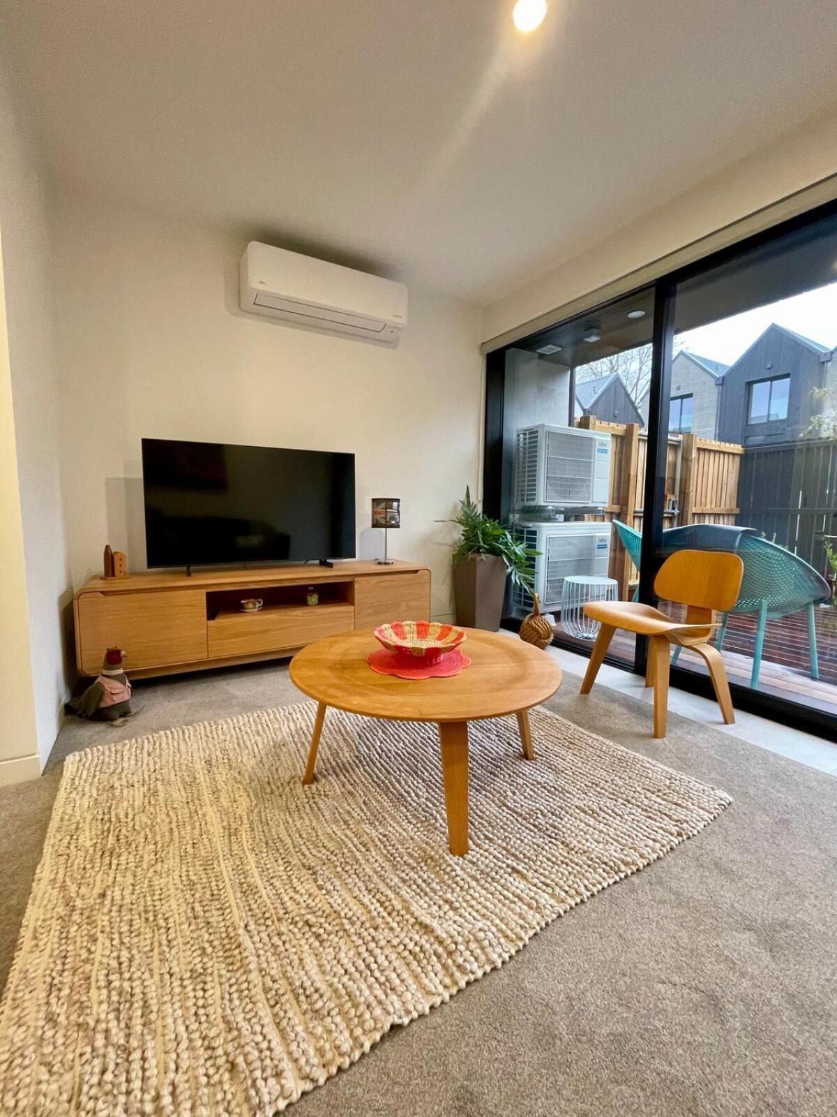 Apartment Two Units - 4 Bedrooms - 4 Bathrooms
