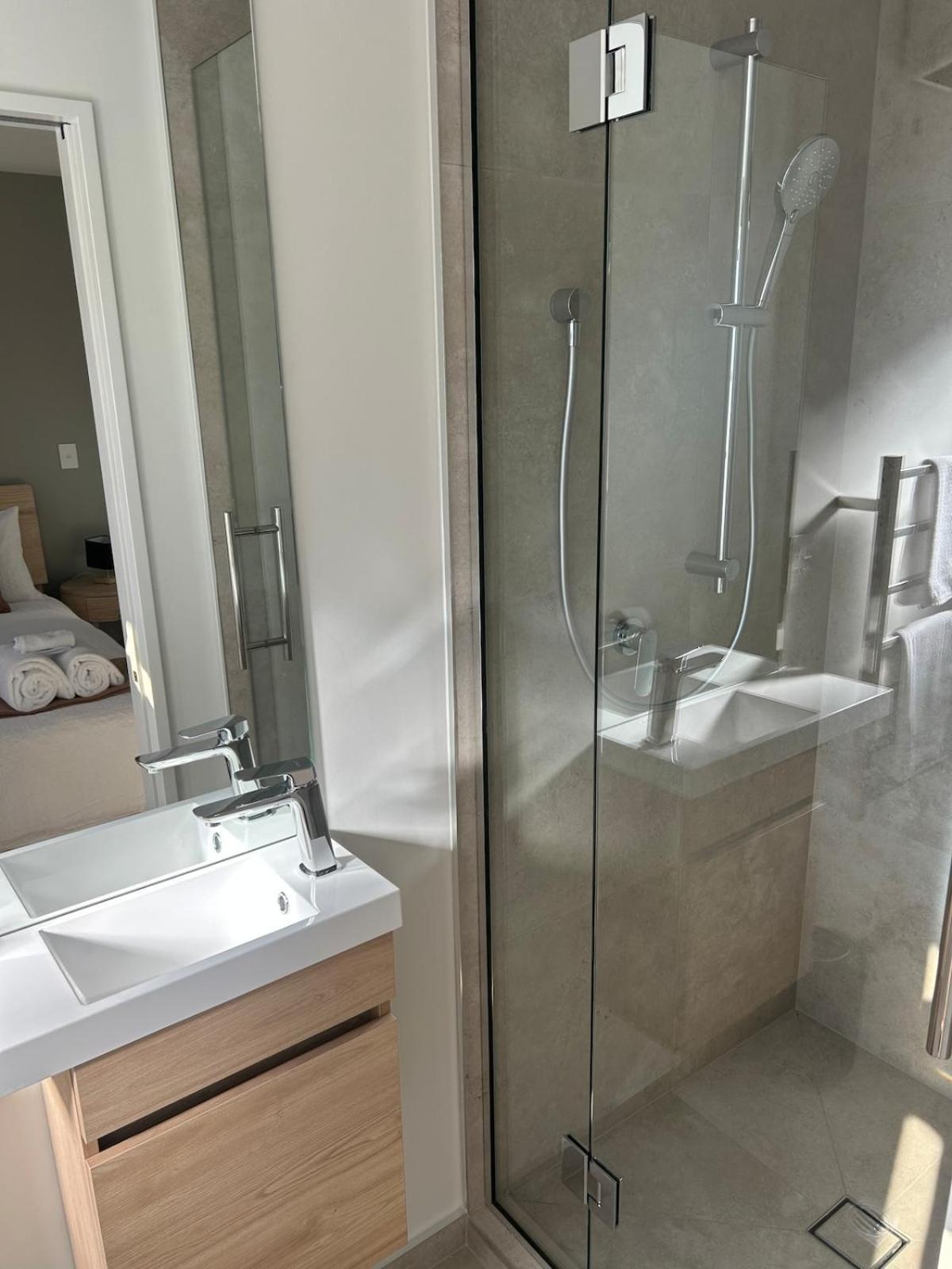Apartment Two Units - 4 Bedrooms - 4 Bathrooms *