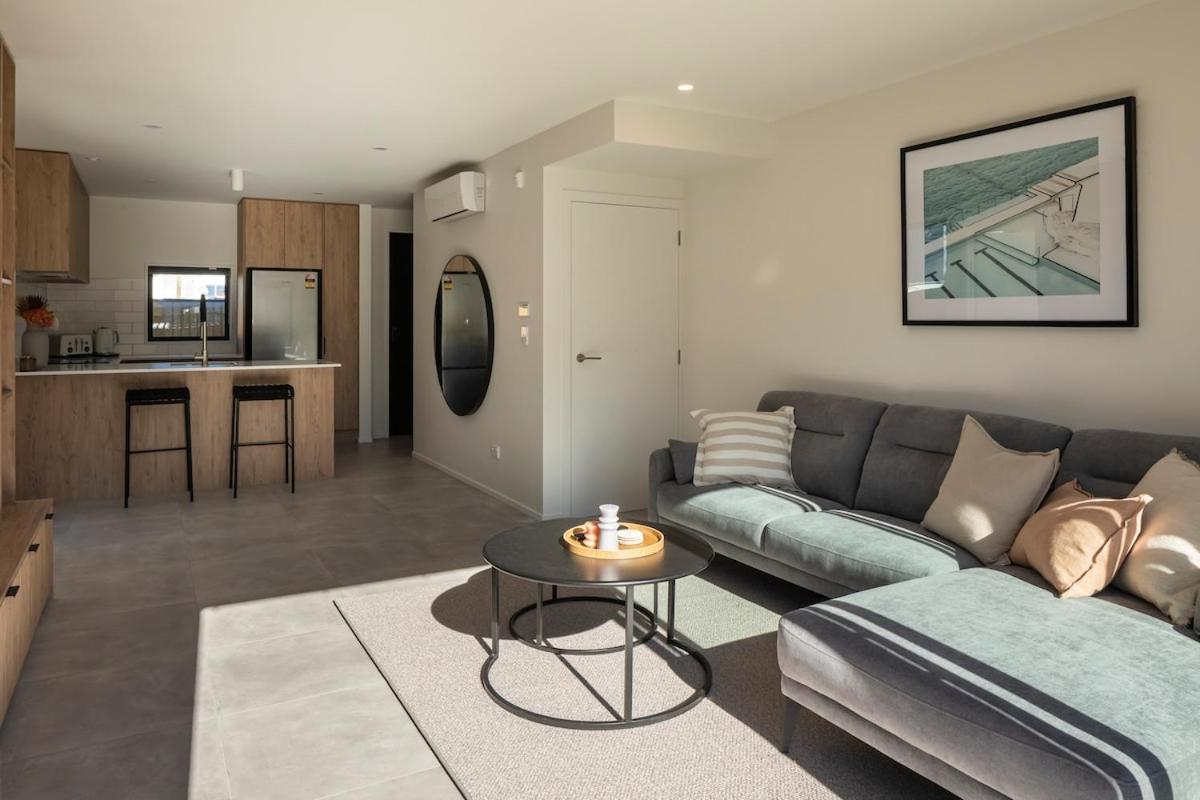 New Three Bedroom Townhouse - Walk To The Cbd!