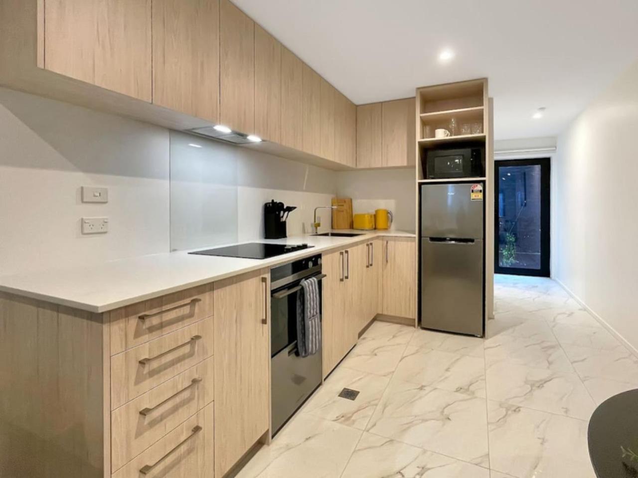 Cosy In Allen Street Apartment