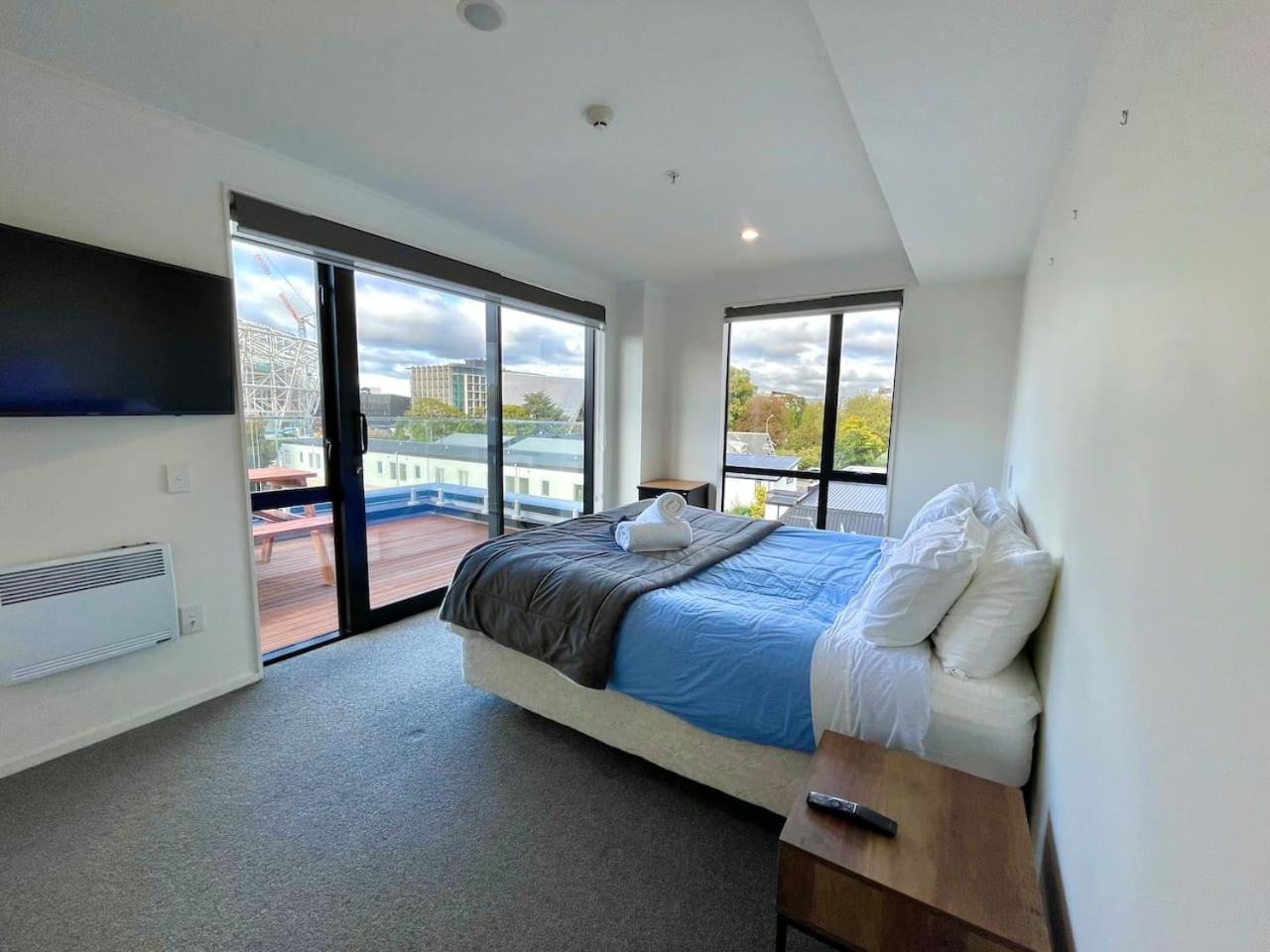 High-rise Cbd Luxury