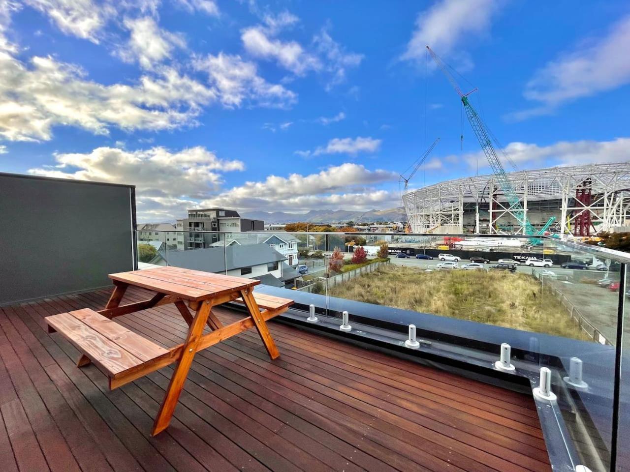 High-rise Cbd Luxury