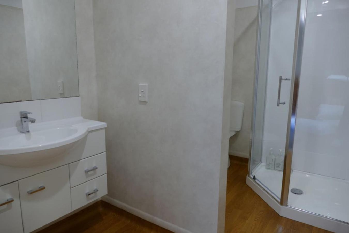 Spacious Suburban Hideaway Holiday home Christchurch