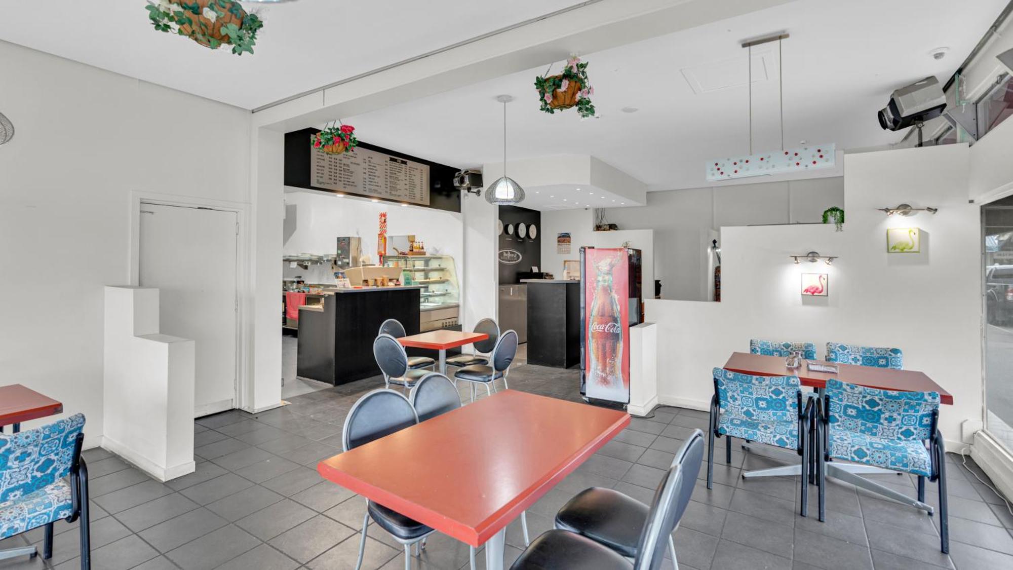 Backpackers And Cafe Hostel