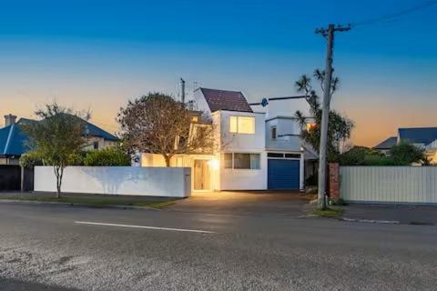 Mid-century By The * Christchurch