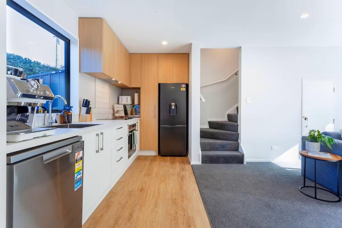 Stylish Townhouse With Hot Tub *