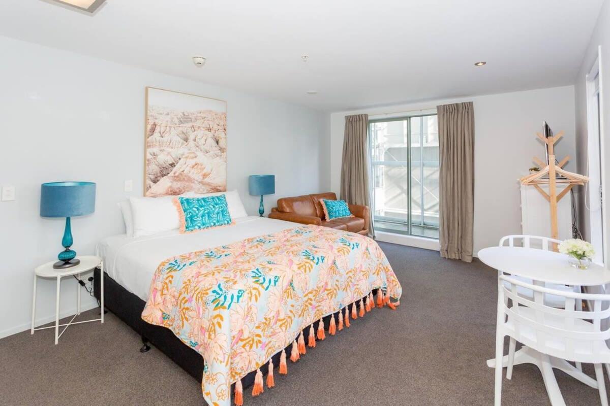Apartment Uniquely Located With Kitchen Christchurch