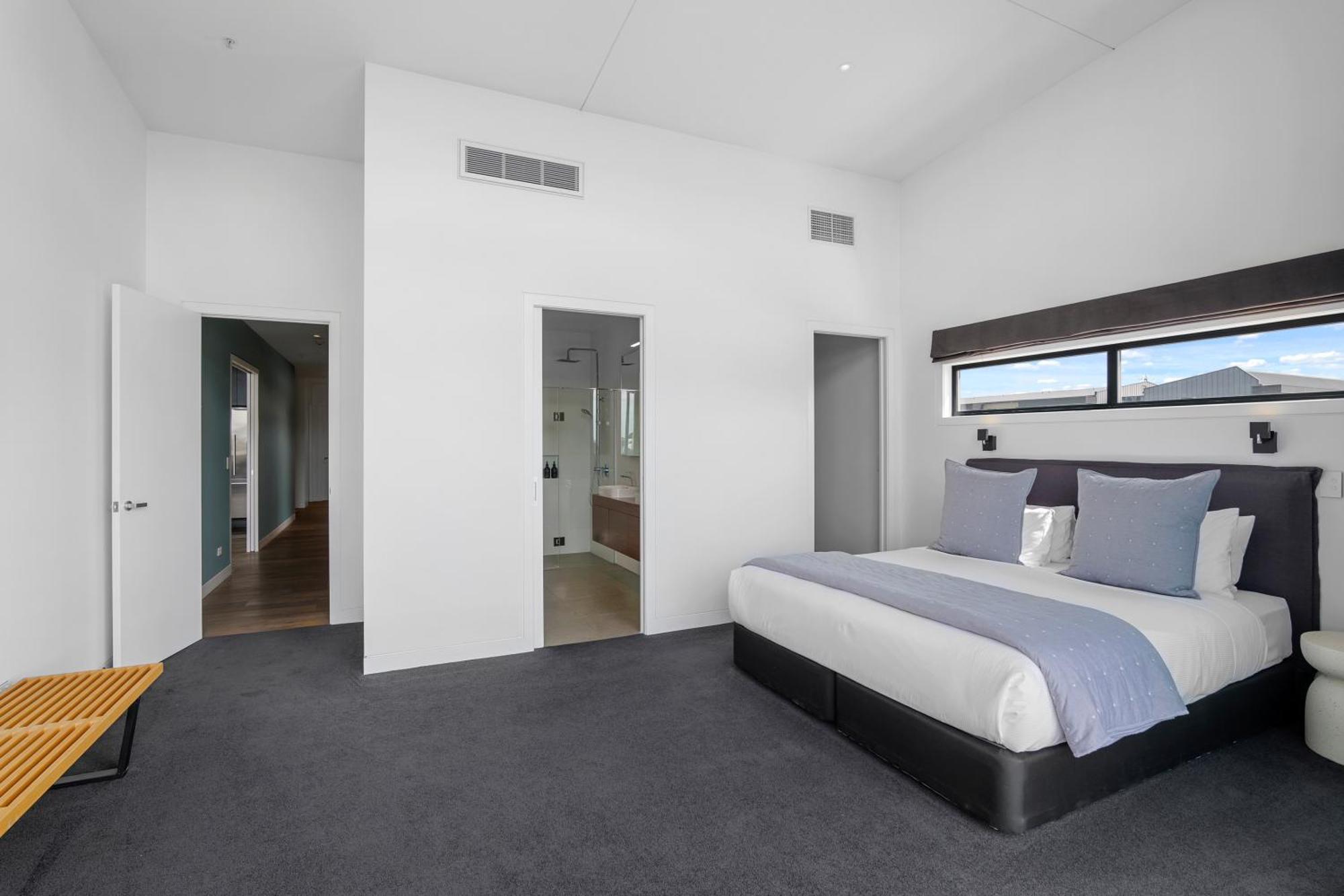 Penthouse In The Apartment *