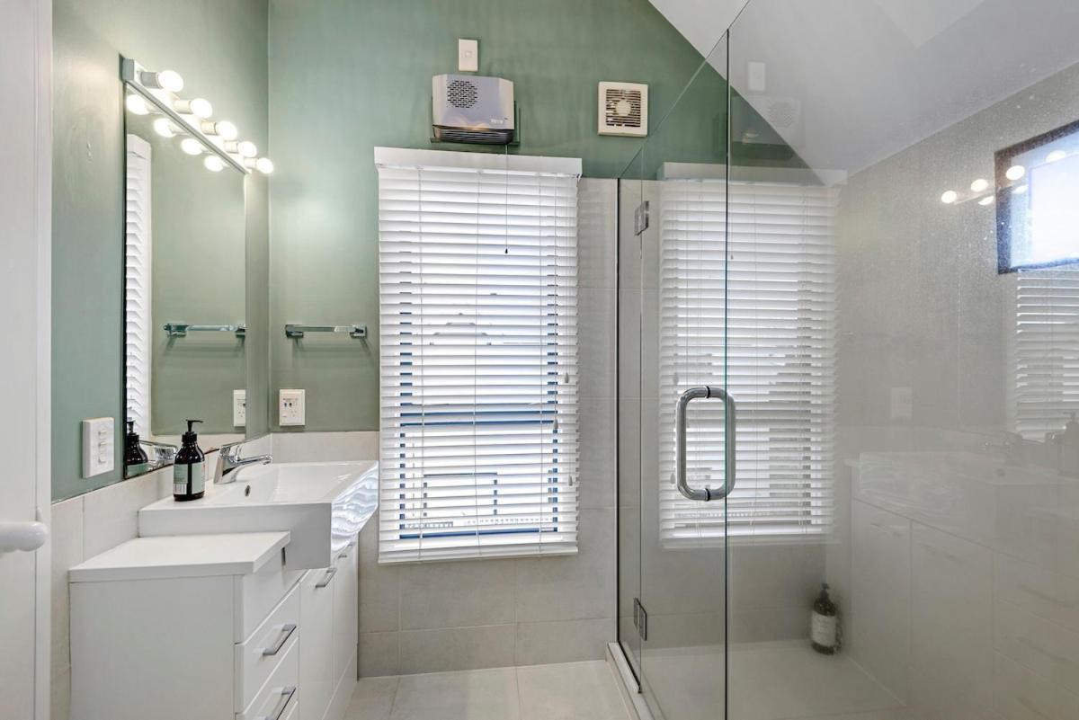 Townhouse In The With Parking And Courtyard Holiday home Christchurch