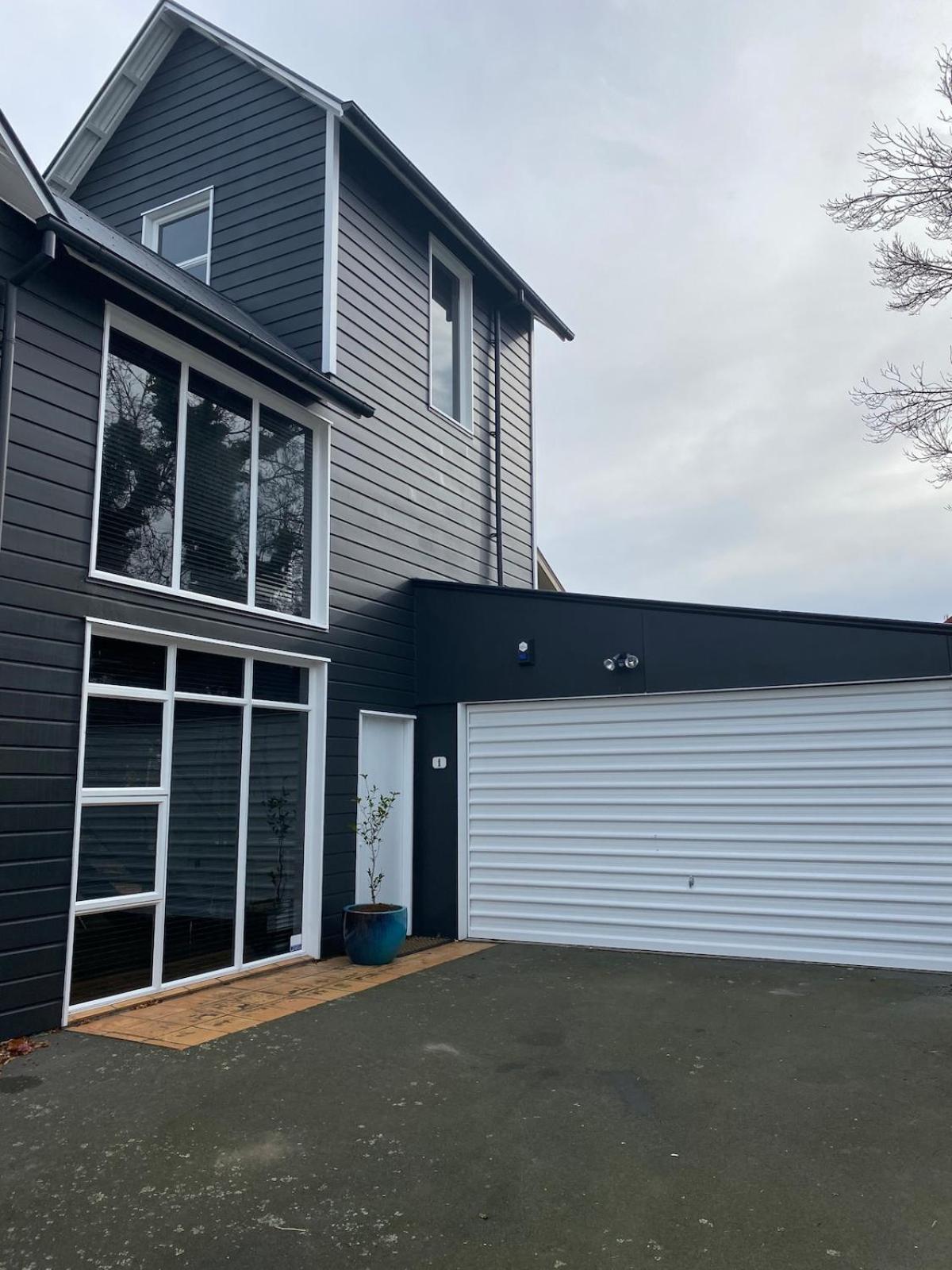 Holiday home Townhouse In The With Parking And Courtyard Christchurch