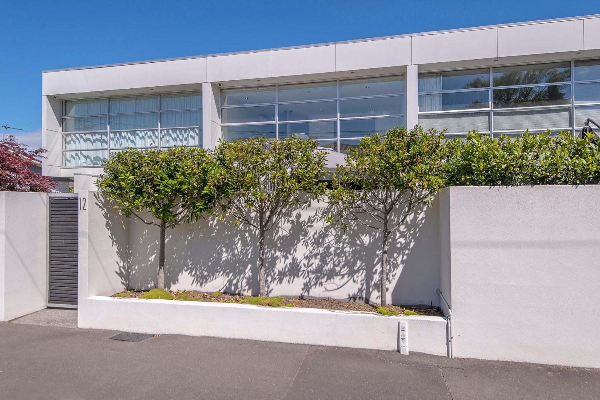 Holly Road Executive Townhouse Christchurch