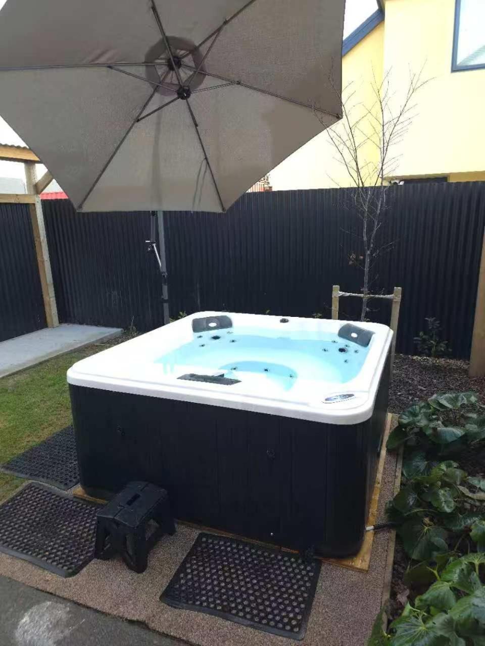 Holiday home Hideaway In With Parking