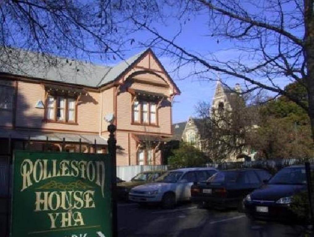 Yha Rolleston House Hostel
