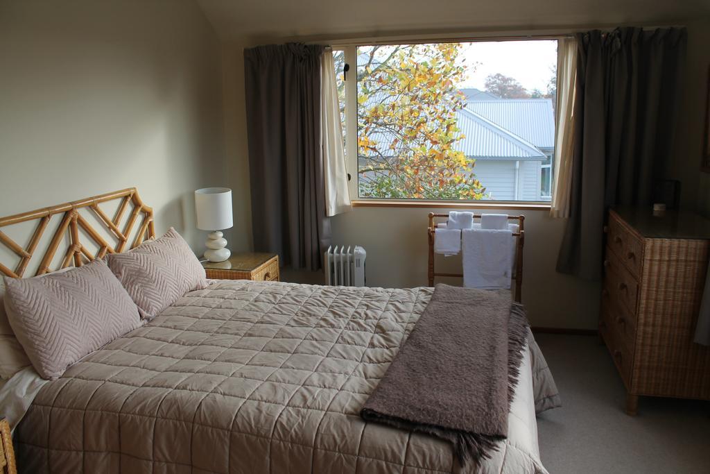 Bed & Breakfast Aroha Riccarton *