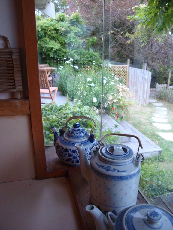 Featherstone B&B Bed & Breakfast 3*