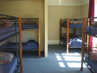 Yha Rolleston House Hostel